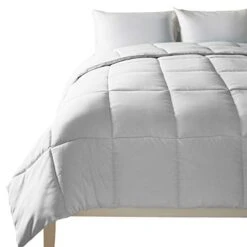 All Season Luxurious Down Alternative Hypoallergenic White Comforter, King (96 X 108)
