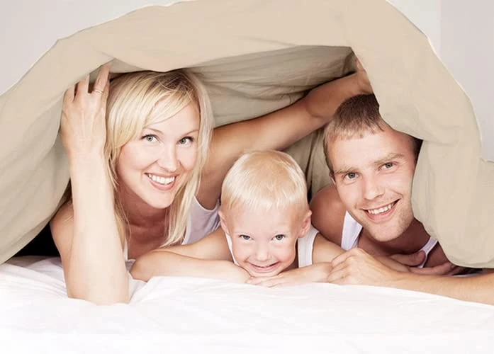 Omforter Duvet Insert – Warm, Lightweight & Breathable King Size Down Alternative Set – Hotel Quality Bedding - & Fibers Ideal For Allergies - Lightweight Duvet (King, Cream) 4 Omforter Duvet Insert – Warm, Lightweight & Breathable King Size Down Alternative Set – Hotel Quality Bedding - & Fibers Ideal For Allergies - Lightweight Duvet (King, Cream) - Image 4