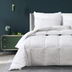 Goose Feather Down Comforter King Size Lightweight Down Comforter White Down Duvet Insert King Down Bedding Comforter With 100% Cotton Shell 500TC Count 106 X 90 Inches -Amazon Shop 41dJmzPTGjL. AC