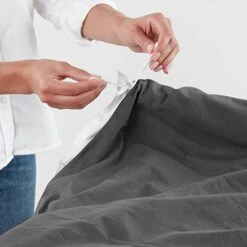 800 Thread Count Dark Grey Queen/Full Duvet Cover Set, 100% Long Staple Egyptian Cotton Quilt Cover With Silky Soft, Breathable With Hidden Zipper Closure & 7 Corner Ties -Amazon Shop 41oawZpd3tL