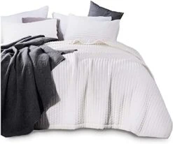 Quilt-Bedding-Coverlet-Blanket-Set, Machine Washable, Ultra Soft, Lightweight, Stone-Washed, Detailed Stitching-Solid Color, King + 2 Shams, Grey Blue -Amazon Shop 41z pYKpXYL. AC