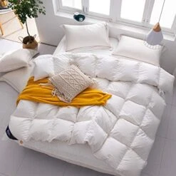 Grey Down Comforter King Size, Ultra-Soft All Season Vegetable Down Duvet, 650 Fill Power Luxurious Hotel Grand Fluffy Duvet Insert With Corner Tabs (106x90, Light Gray) -Amazon Shop 51XB9NAjt6L. AC