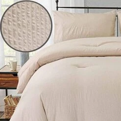Nanko Seersucker King Comforter Set Black 3 PC All Season Reversible Down Alternative Quilted Duvet Insert, Microfiber Filling, Luxury Hotel Quality Bedding Sets In A Bag, Size 90 X 104 Inch -Amazon Shop 51tUGZPgyL. AC